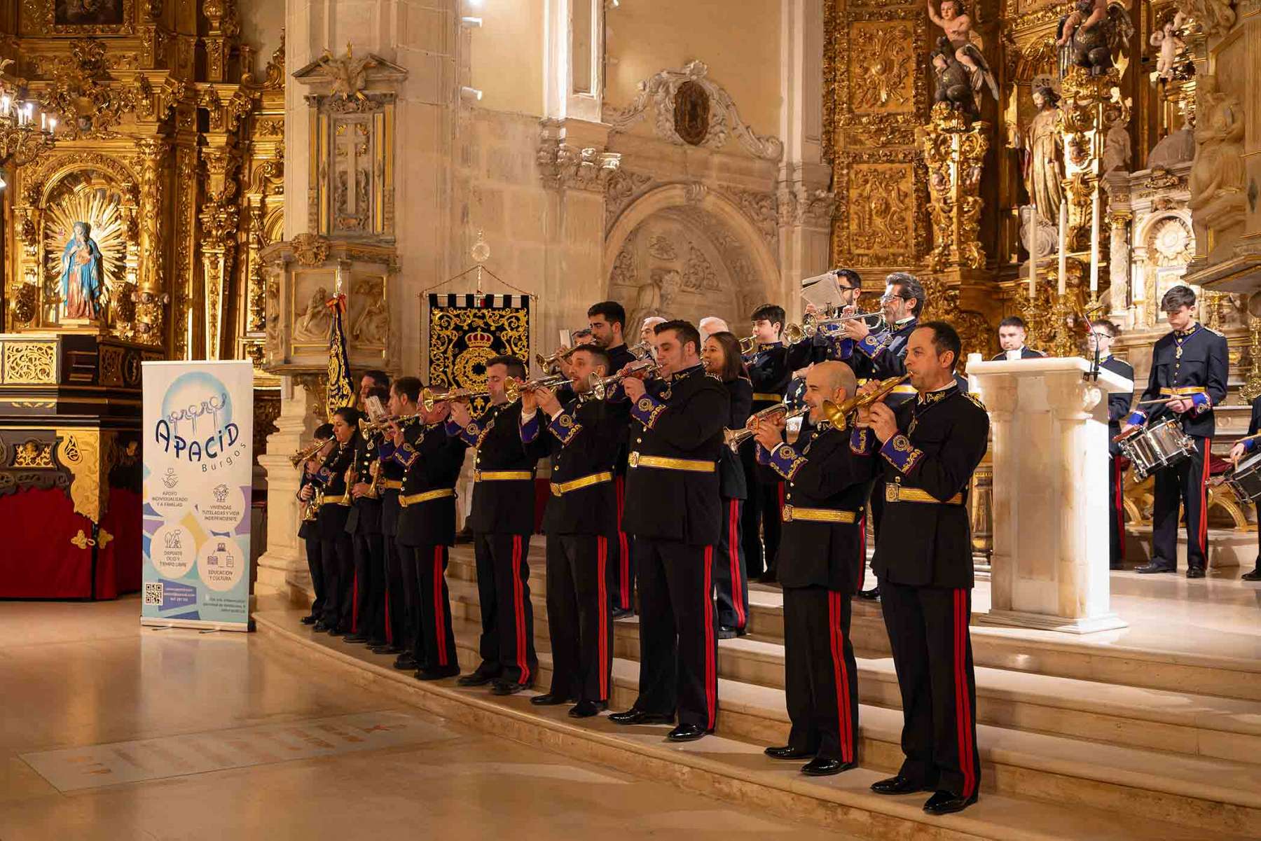 San Lorenzo el Real hosted a charity concert marking the 35th anniversary of the Coronación de Espinas Band