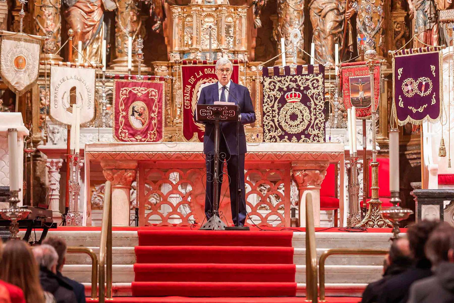 El pregón de Ernesto Sáenz de Buruaga abre la Semana Santa de Burgos