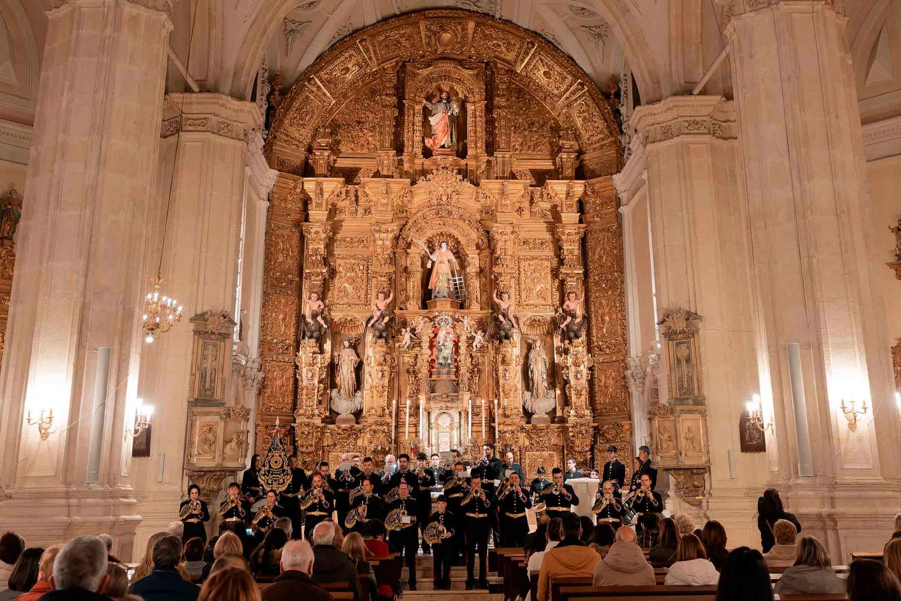Concierto y besamanos en San Lorenzo el Real con la Banda de la Coronación de Espinas